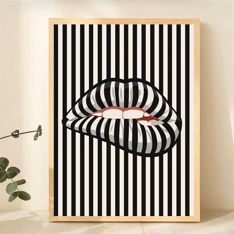 간단하고 추상적인 줄무늬 입술 모양의 캔버스 포스터 아 - Interior Designer 리뷰 및 가격
